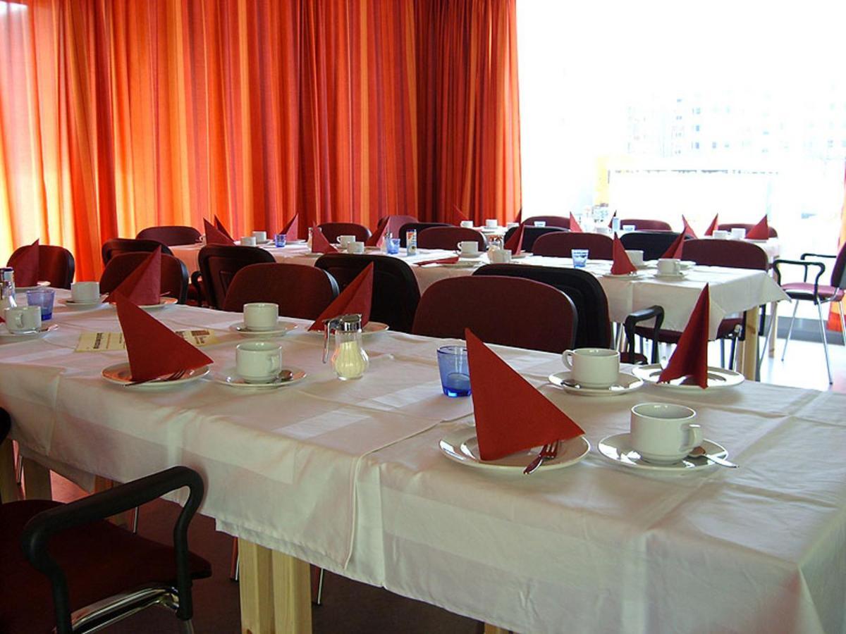 H& Gästezimmer Heinrich&Heinrich im Ostseeviertel jedes Zimmer mit Küchenzeilen - Parkplatz und 24h Check In Greifswald Exterior foto